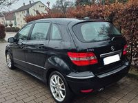 Gebraucht Mercedes B180 116 PS (85 kW) 2011 Schwarz Van / Kleinbus