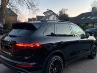 Second-hand Porsche Cayenne 270 CP (198 kW) 2016 Negru SUV