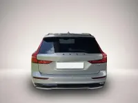 Gebraucht Volvo V60 Plus 455 PS (334 kW) 2024 Manufacturer Kombi