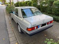 Gebraucht Mercedes 190 118 PS (86 kW) 1989 Silber Limousine