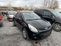 Gebraucht Hyundai i20 75 PS (55 kW) 2012 Schwarz Kleinwagen