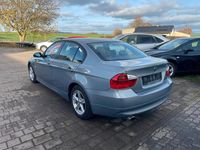 Gebraucht BMW 320 150 PS (110 kW) 2007 Blau Limousine