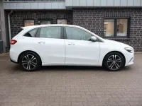 Gebraucht Mercedes B220 190 PS (139 kW) 2023 Weiß Kleinwagen