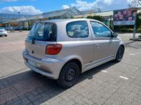 Gebraucht Toyota Yaris 106 PS (77 kW) 2002 Silber Limousine