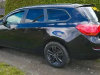 Gebraucht Opel Astra 140 PS (102 kW) 2011 Schwarz Kombi