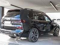 Gebraucht BMW X7 M Sport 352 PS (258 kW) 2025 Schwarz SUV