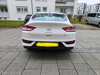 Gebraucht Hyundai i30 140 PS (102 kW) 2020 Weiß Limousine