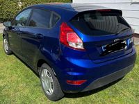 Gebraucht Ford Fiesta 80 PS (58 kW) 2014 Blau Kleinwagen