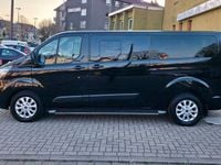 Gebraucht Ford Tourneo 131 PS (96 kW) 2018 Schwarz Van / Kleinbus