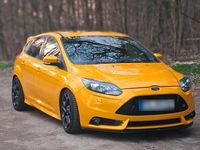 Gebraucht Ford Focus ST 250 PS (183 kW) 2013 Gelb Limousine