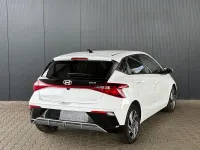 Gebraucht Hyundai i20 Comfort 101 PS (74 kW) 2025 Weiß (atlas white) Kleinwagen