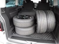 Usado VW Multivan Edition 150 HP (110 kW) 2021 Prateado Monovolume