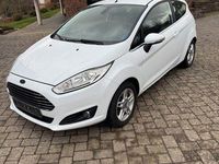 Gebraucht Ford Fiesta Individual 95 PS (69 kW) 2014 Weiß Kleinwagen