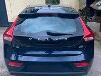 Gebraucht Volvo V40 120 PS (88 kW) 2016 Blau Limousine