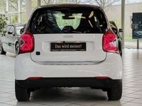 Gebraucht Smart ForTwo Coupé Passion 60 kW (82 PS) 2024 Bodypanels in white Coupé