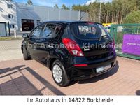 Gebraucht Hyundai i20 Edition 86 PS (63 kW) 2014 Schwarz Kleinwagen