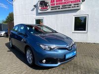 Gebraucht Toyota Auris Hybrid Edition-S 136 PS (100 kW) 2016 Blau Limousine