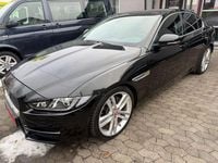Gebraucht Jaguar XE Prestige 179 PS (131 kW) 2016 Santorini black Limousine