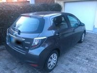 Gebraucht Toyota Yaris Hybrid 100 PS (73 kW) 2012 Grau Kleinwagen