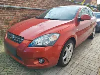Gebraucht Kia Ceed 126 PS (92 kW) 2008 Rot Kleinwagen