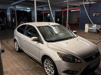 Gebraucht Ford Focus 2009 Silber Limousine
