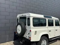 Gebraucht Land Rover Defender 122 PS (89 kW) 2010 Weiß Kombi