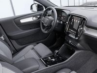 Neu Volvo XC40 Plus 163 PS (119 kW) 2026 Onyx black / metallic SUV