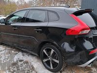 Gebraucht Volvo V40 R-Design 110 PS (80 kW) 2016 Schwarz Kleinwagen