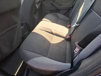 Usata Ford Focus Trend 95 CV (69 kW) 2011 Blu Berlina
