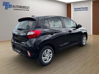 Gebraucht Hyundai i10 Select 63 PS (46 kW) 2024 Mangrove green Kleinwagen