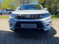 Gebraucht Suzuki Vitara Comfort 116 PS (85 kW) 2023 Cool white pearl metallic SUV