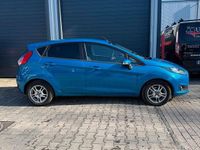 Gebraucht Ford Fiesta 95 PS (69 kW) 2013 Blau Kleinwagen