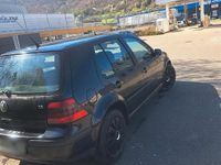 Second-hand VW Golf IV 105 CP (77 kW) 2000 Negru Break