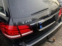 Gebraucht Mercedes E250 Elegance 204 PS (150 kW) 2013 Schwarz Kombi