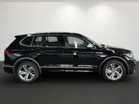 Gebraucht VW Tiguan Allspace R-line 200 PS (147 kW) 2022 Deep black perleffekt SUV