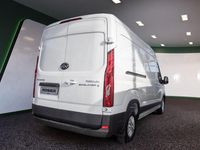 Neu Maxus eDeliver 9 150 kW (204 PS) 2025 Weiss / warm white Van