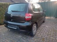 Gebraucht VW Fox 54 PS (39 kW) 2008 Schwarz Kleinwagen