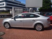 Gebraucht Ford Mondeo Ghia 145 PS (106 kW) 2010 Silber Limousine