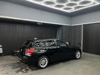 Gebraucht BMW 116 136 PS (100 kW) 2012 Schwarz Kleinwagen