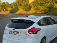 Gebraucht Ford Focus ST 250 PS (183 kW) 2017 Weiß Limousine