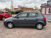 Gebraucht Skoda Fabia Ambiente 60 PS (44 kW) 2010 Grau Limousine