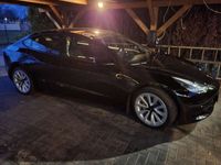 gebraucht Tesla Model 3 (2023) RWD schwarz mit Sportfelgen