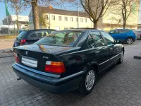 Gebraucht BMW 318 113 PS (83 kW) 1992 Schwarz Limousine