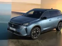 Neu Peugeot 5008 Allure 144 PS (105 kW) 2025 Ingaro blau SUV