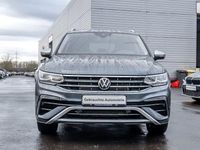 Gebraucht VW Tiguan Allspace Elegance 200 PS (147 kW) 2023 Platinum grey SUV