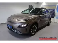 Gebraucht Hyundai Kona Trend 100 kW (136 PS) 2023 Silky bronze SUV