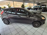 Gebraucht Ford Fiesta Trend 82 PS (60 kW) 2016 Grau Limousine