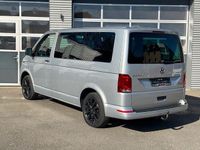 Gebraucht VW Multivan Family 150 PS (110 kW) 2021 Reflexsilber Van