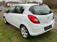 Gebraucht Opel Corsa 69 PS (50 kW) 2010 Weiß Kleinwagen