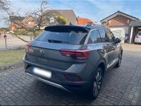 Gebraucht VW T-Roc Move 150 PS (110 kW) 2024 Grau SUV
